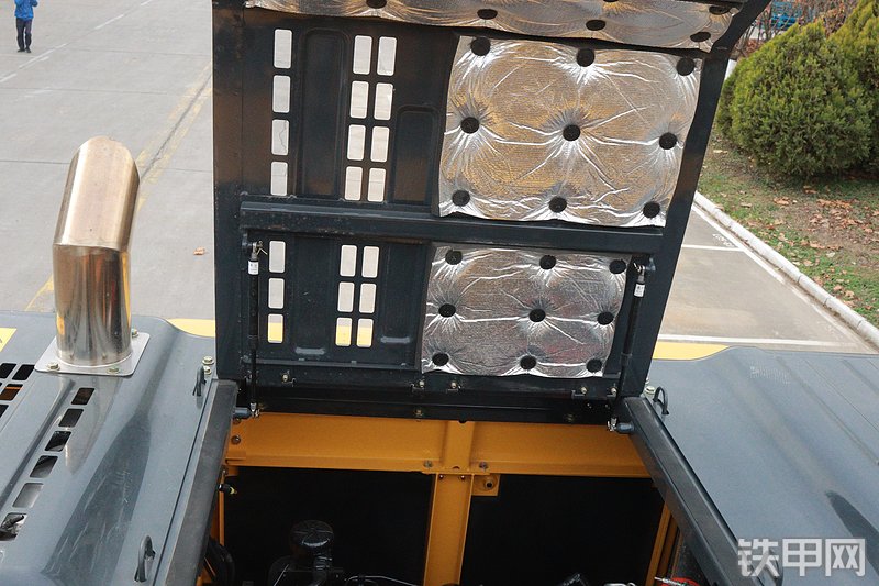 山推SE390LC-10W挖掘机局部