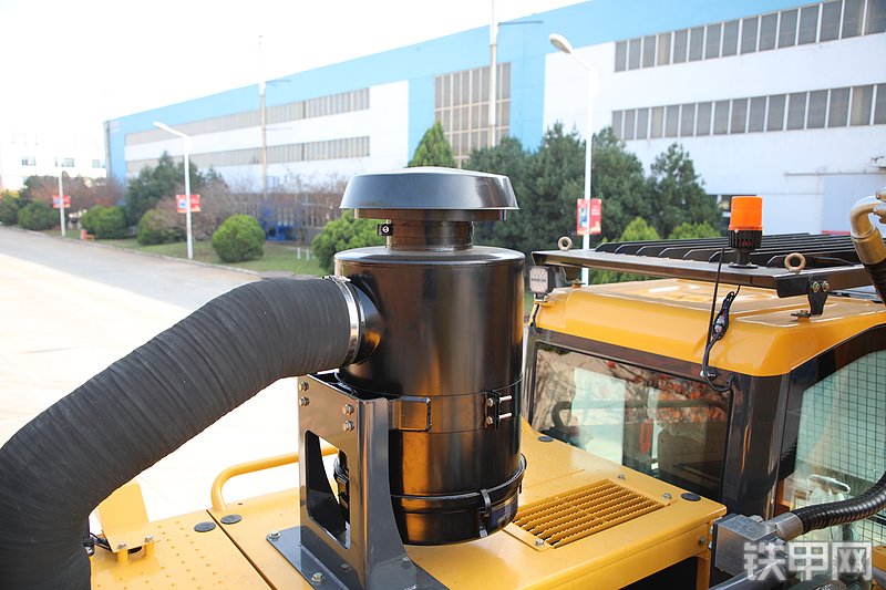 山推SE680LC-10W挖掘机局部