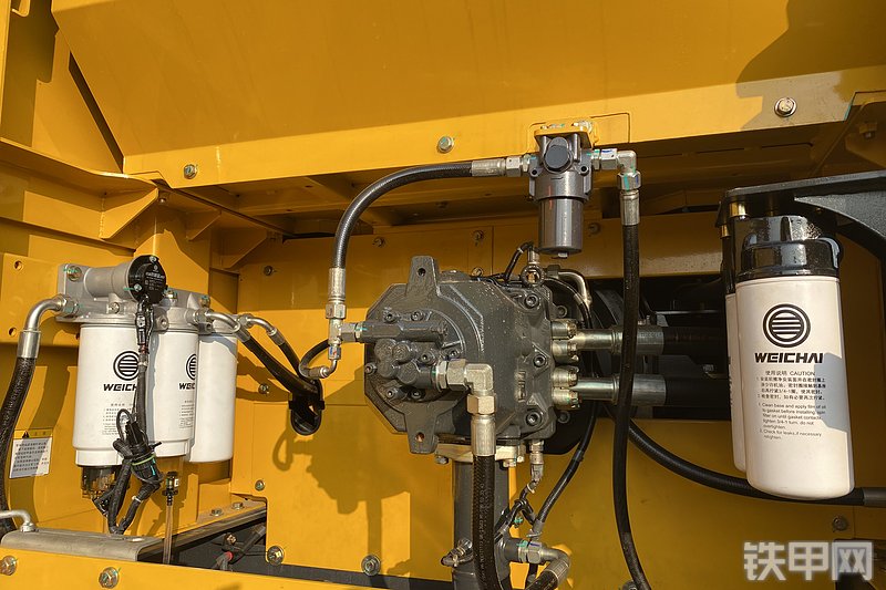 山推SE390LC-10W挖掘机局部