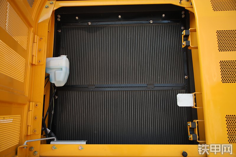 山推SE680LC-10W挖掘机局部