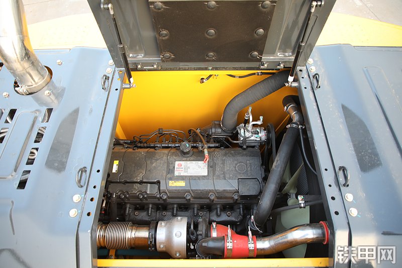 山推SE260LC-10W挖掘机局部