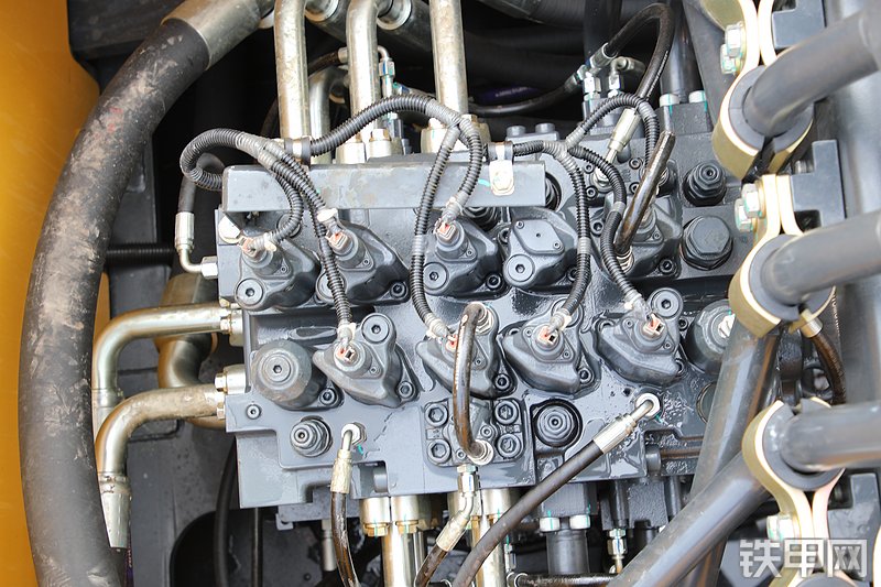 山推SE800LC-10W挖掘机局部