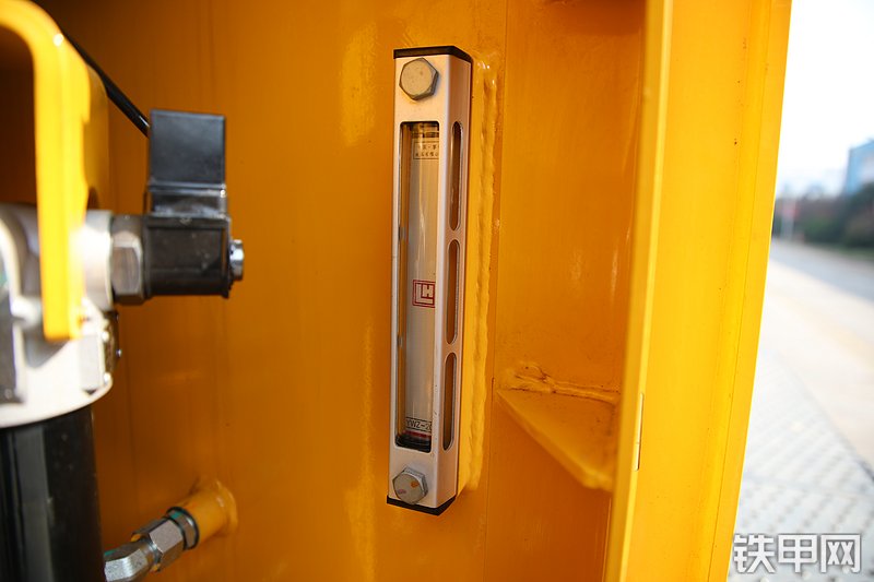 山推SE800LC-10W挖掘机局部