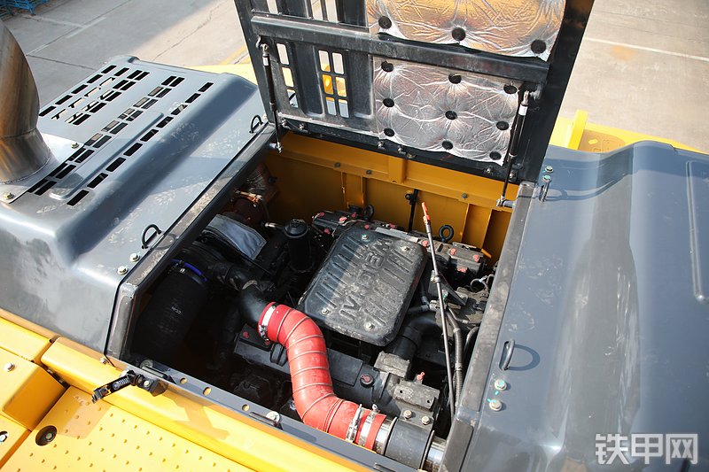 山推SE800LC-10W挖掘机局部