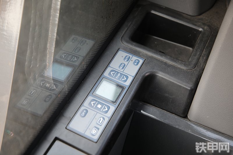 山推SE800LC-10W挖掘机局部