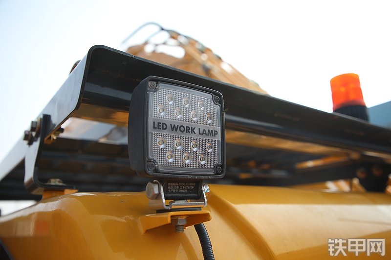 山推SE800LC-10W挖掘机局部