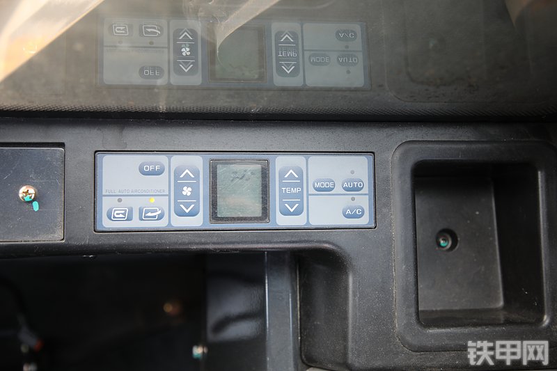 山推SE800LC-10W挖掘机局部