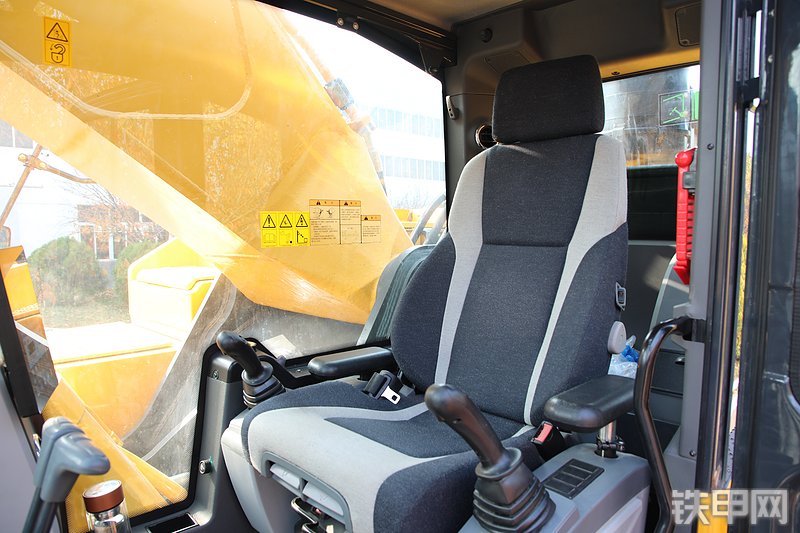 山推SE800LC-10W挖掘机局部