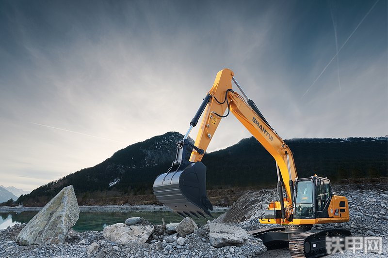 山推SE260LC-10W挖掘机整机外观