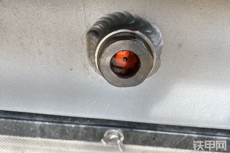 山推SE800LC-10W挖掘机局部