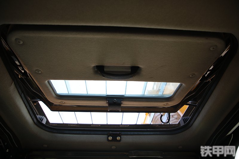 山推SE800LC-10W挖掘机局部