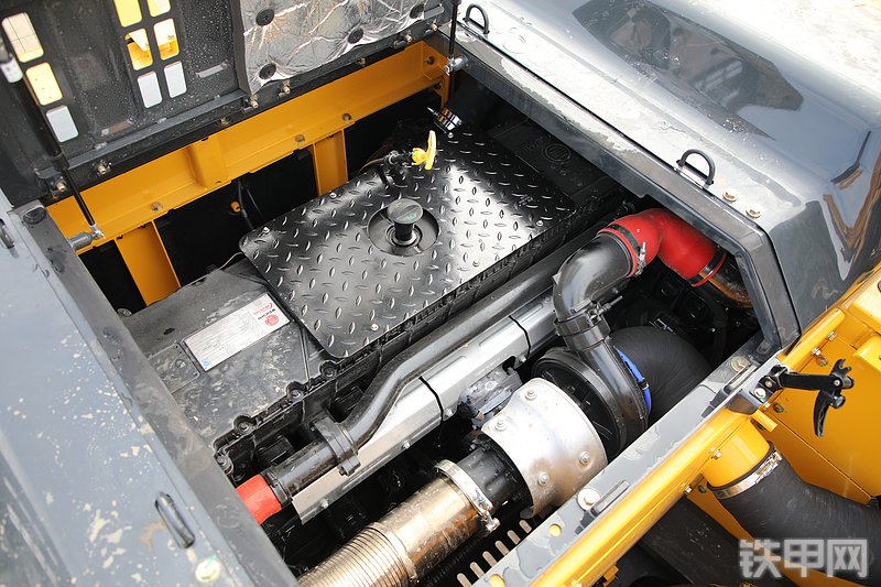 山推SE800LC-10W挖掘机局部