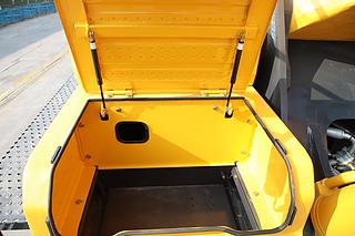 山推SE800LC-10W挖掘机局部