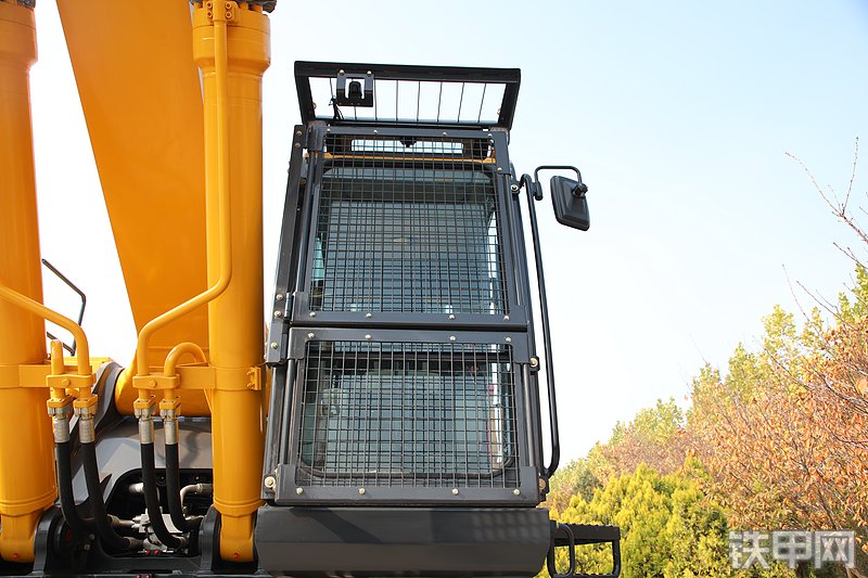 山推SE800LC-10W挖掘机局部