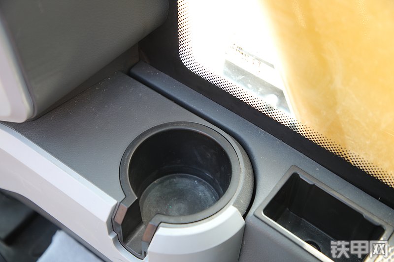 山推SE800LC-10W挖掘机局部