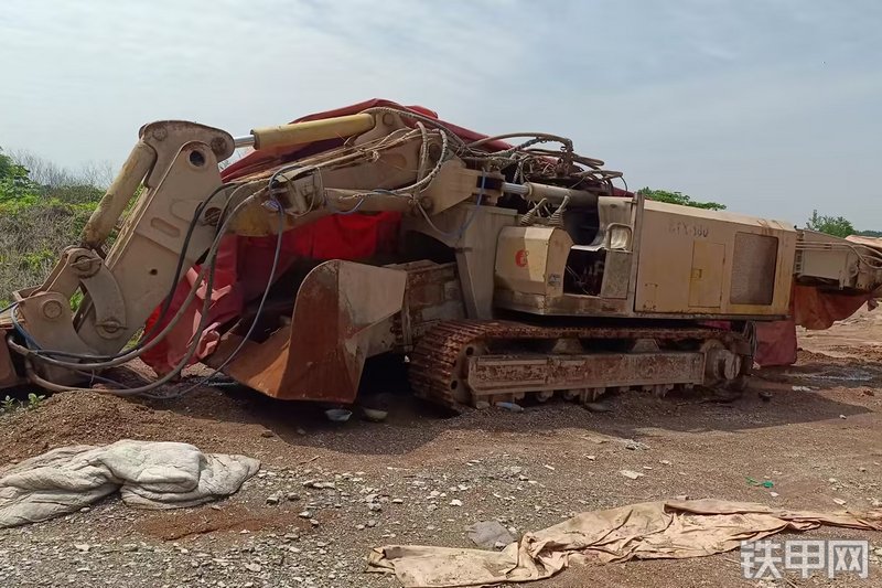 山特重工STX-180扒装机整机外观