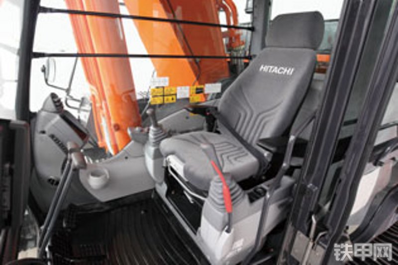 日立ZX490LCH-5A(PLUS)挖掘机局部