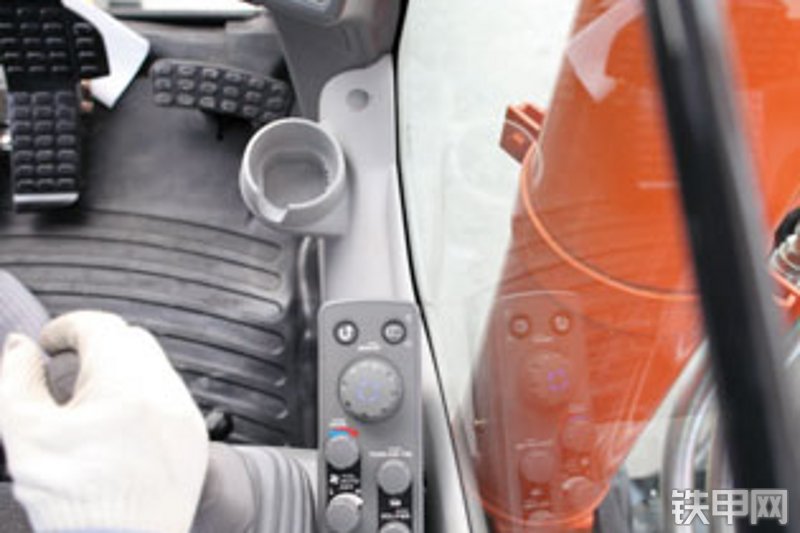 日立ZX490LCH-5A(PLUS)挖掘机局部