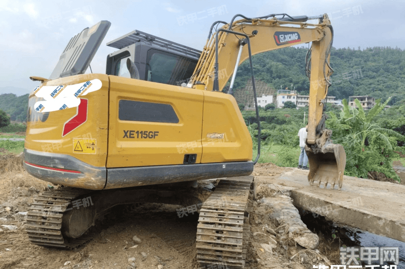 徐工XE115GF挖掘机整机外观