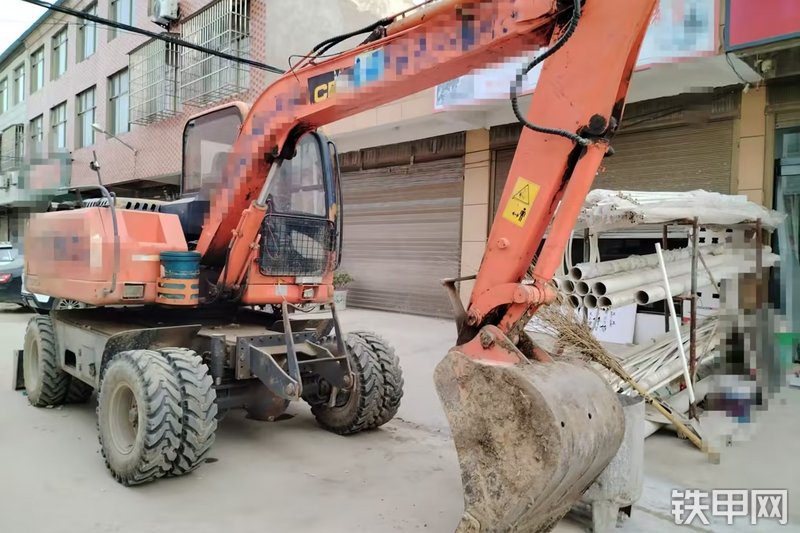 山东鲁班WYL75X4-8挖掘机整机外观