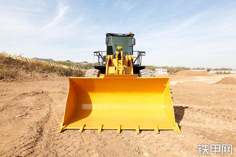 山工656G（国四）装载机整机外观