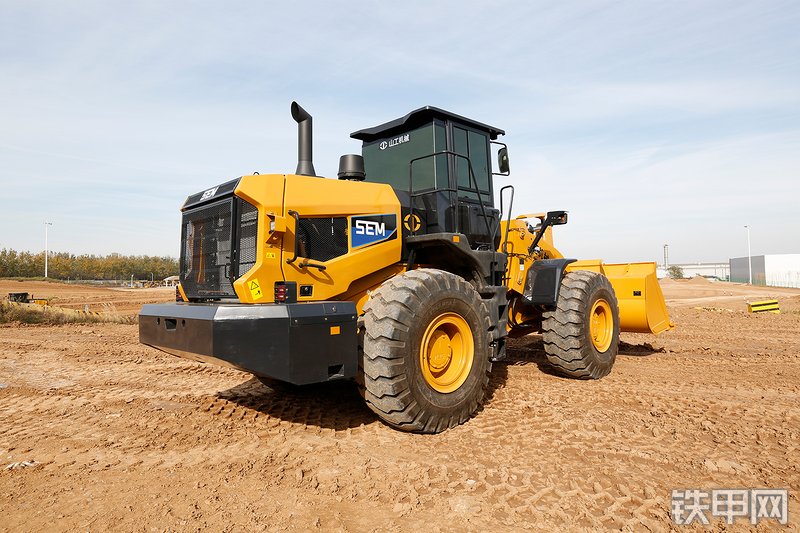 山工656G（国四）装载机整机外观