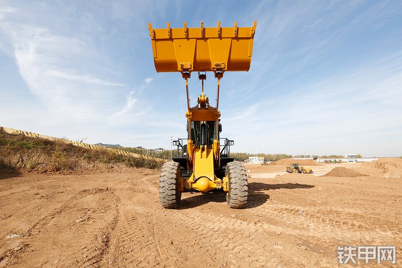 山工656G（国四）装载机整机外观