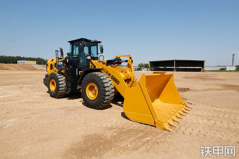 山工688G（国四）装载机整机外观