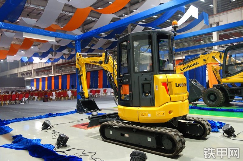 柳工CLG9035E挖掘机图解( )