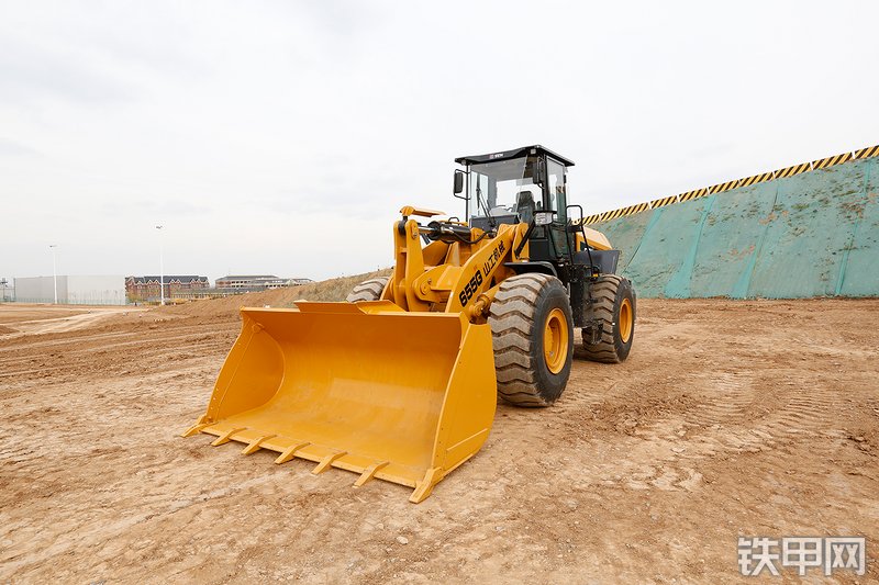 山工655G（国四）装载机整机外观