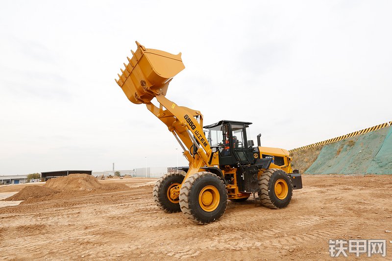 山工655G（国四）装载机整机外观