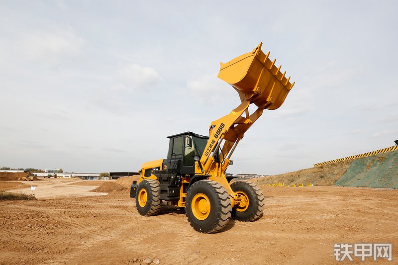 山工655G（国四）装载机整机外观