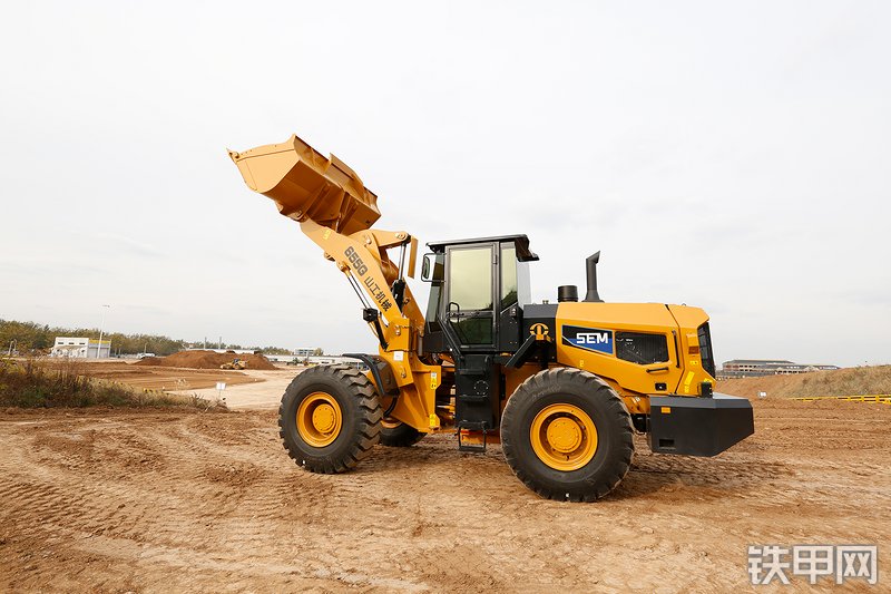 山工655G（国四）装载机整机外观