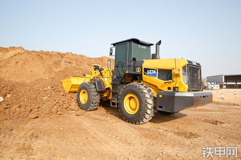 山工655G（国四）装载机整机外观