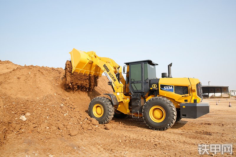 山工655G（国四）装载机整机外观