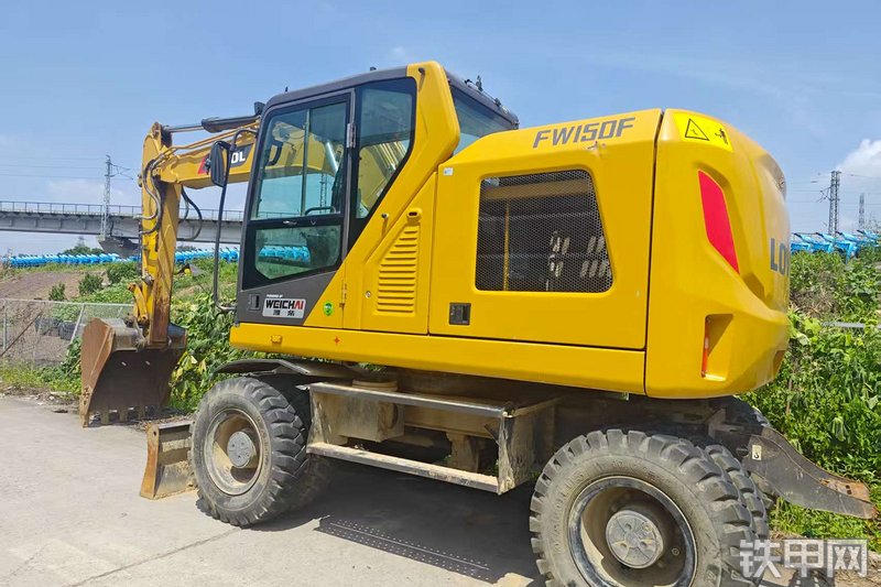 雷沃重工FW150F挖掘机整机外观