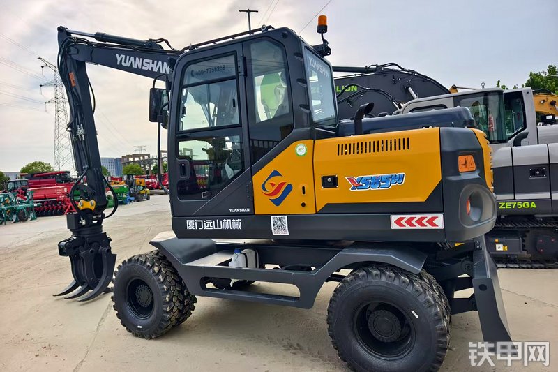 远山机械YS85W挖掘机整机外观