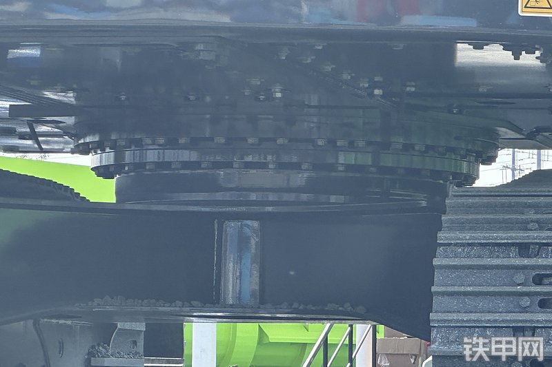 徐工XE215E挖掘机局部