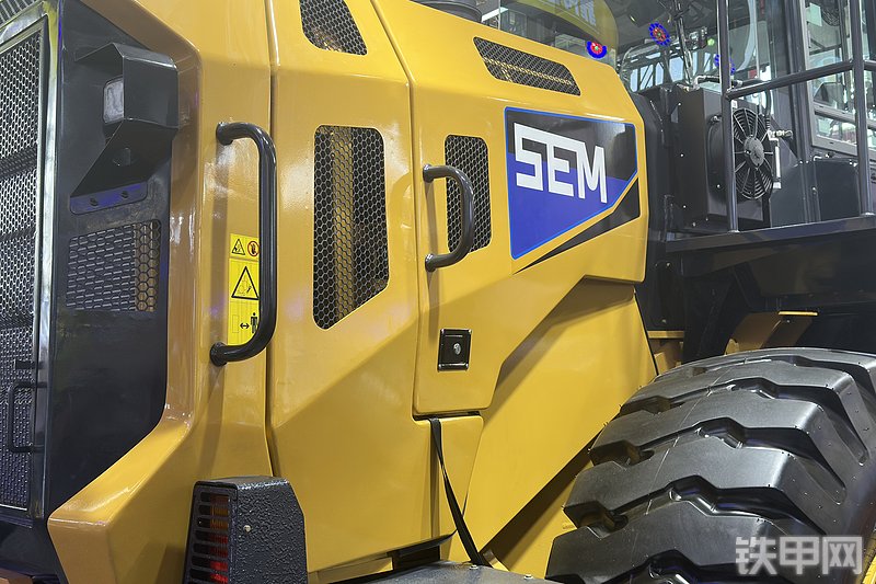 山工688G（国四）装载机局部