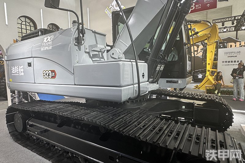 卡特彼勒新经典CAT®323 GX 液压挖掘机局部