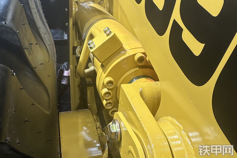 山工669G 电驱装载机装载机局部