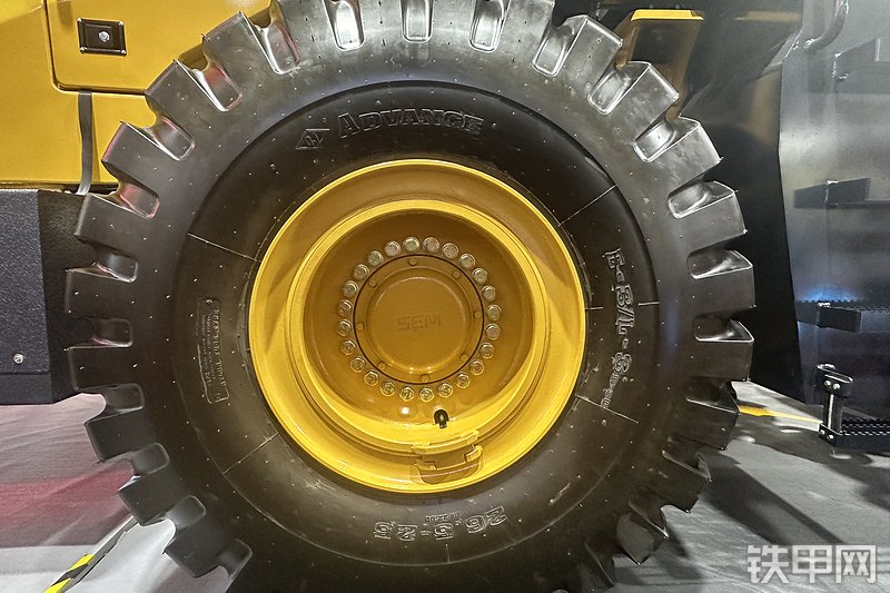 山工688G（国四）装载机局部