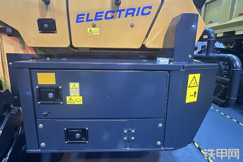 山工669G 电驱装载机装载机局部