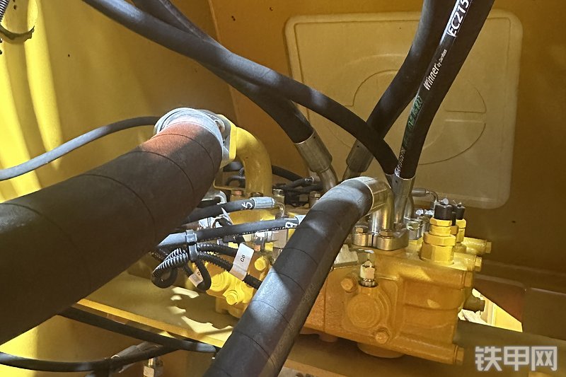 山工669G 电驱装载机装载机局部