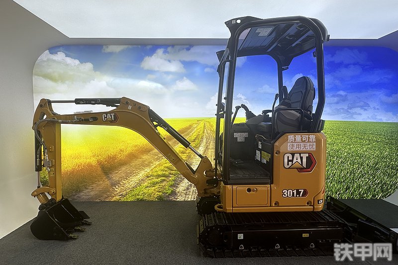 卡特彼勒CAT®301.7 CR 微型液压挖掘机整机外观