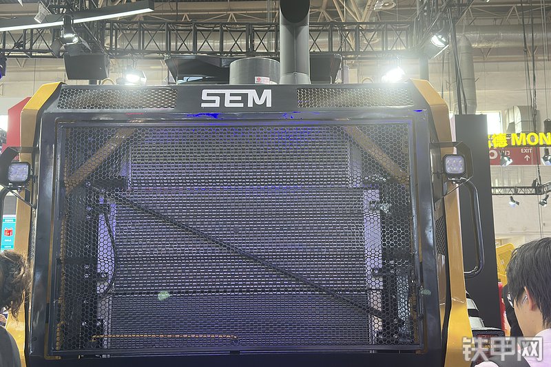 山工688G（国四）装载机局部