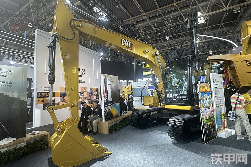 卡特彼勒新一代CAT®313 GC 液压挖掘机整机外观