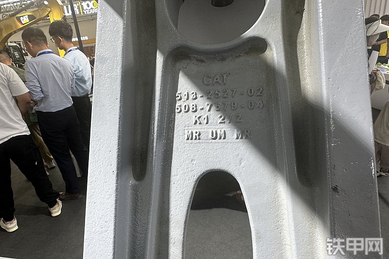 卡特彼勒新经典CAT®323 GX 液压挖掘机局部