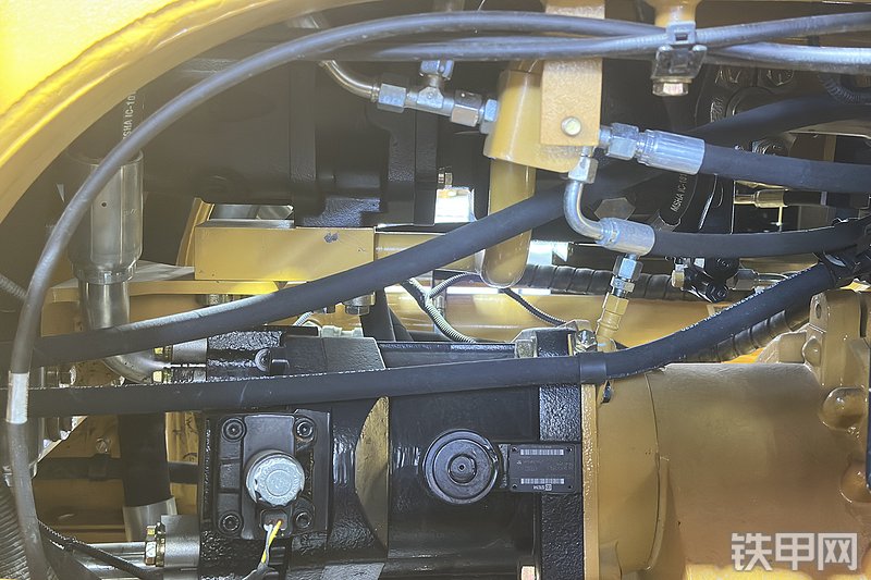 山工688G（国四）装载机局部