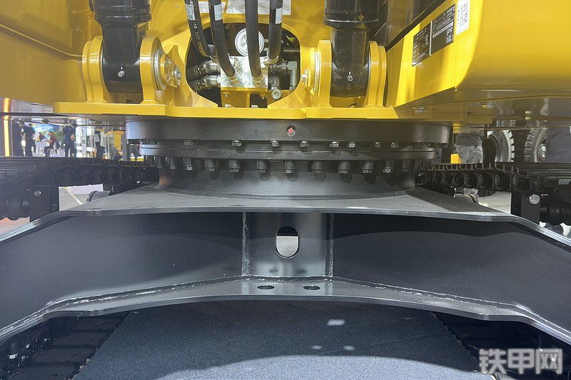 卡特彼勒新一代CAT®313 GC 液压挖掘机局部